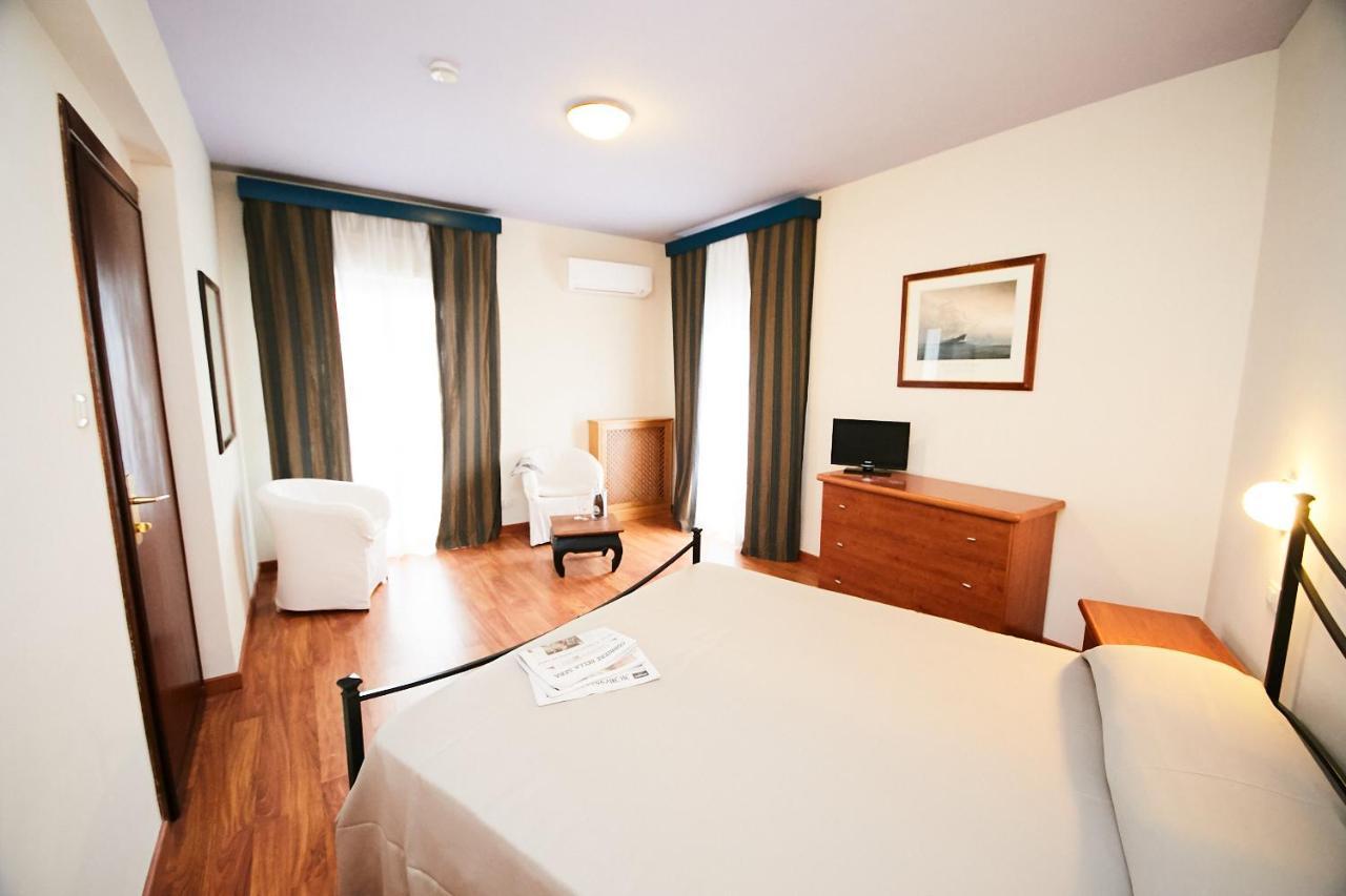 Hotel Enterprise Montalto di Castro Eksteriør billede